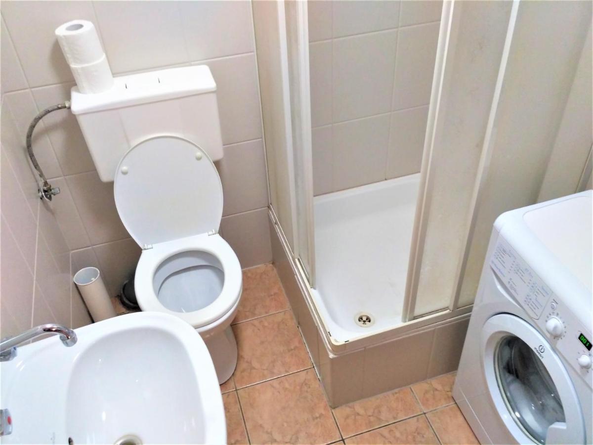 Krakow City Centre Apartment - Bon Turystyczny ภายนอก รูปภาพ